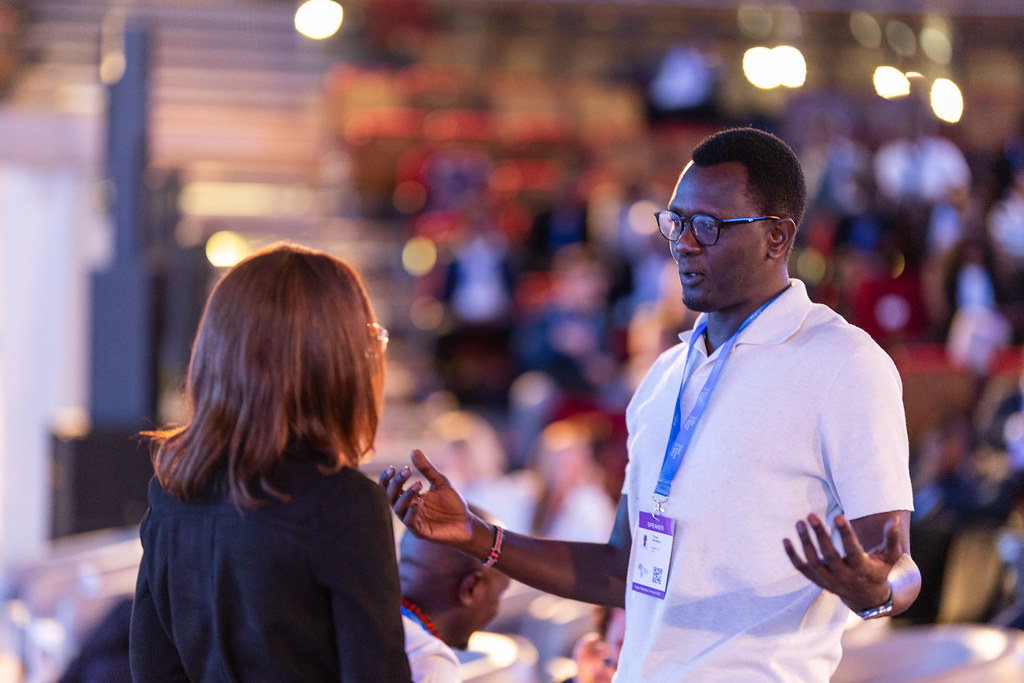 Delegates in conversation at the summit